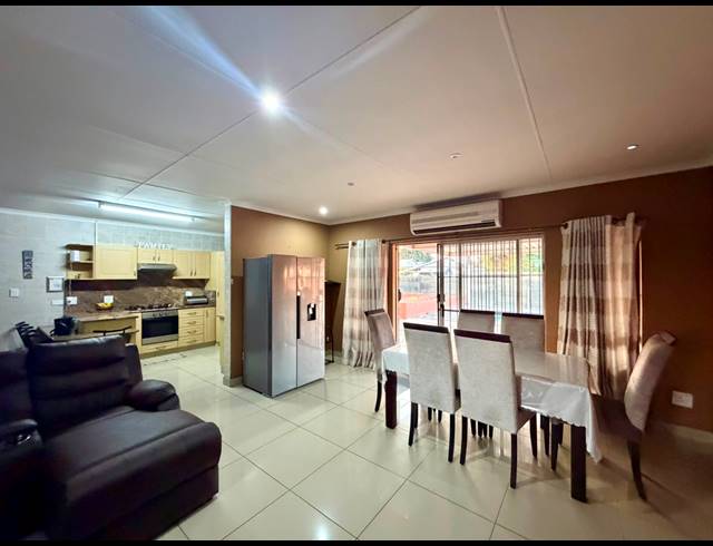 4 BEDROOM FREESTANDING FOR SALE IN BIRDSWOOD
